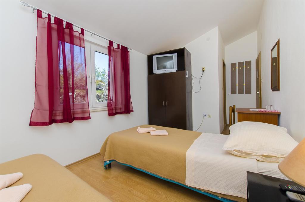 Rooms Marijana Caporice Exterior photo