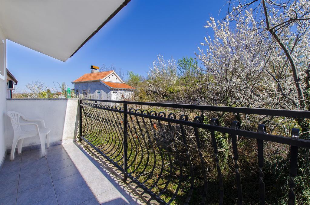 Rooms Marijana Caporice Exterior photo